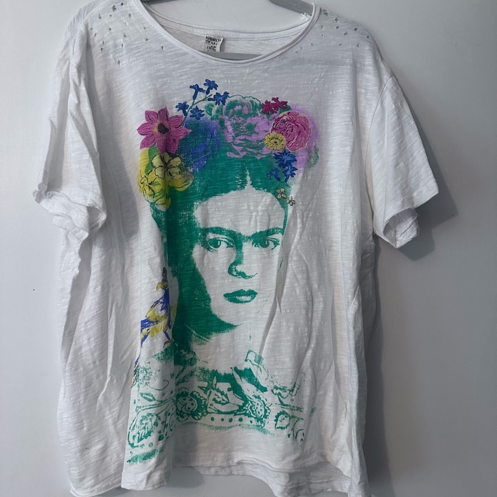 EUC MAGNOLIA PEARL FRIDA TEE